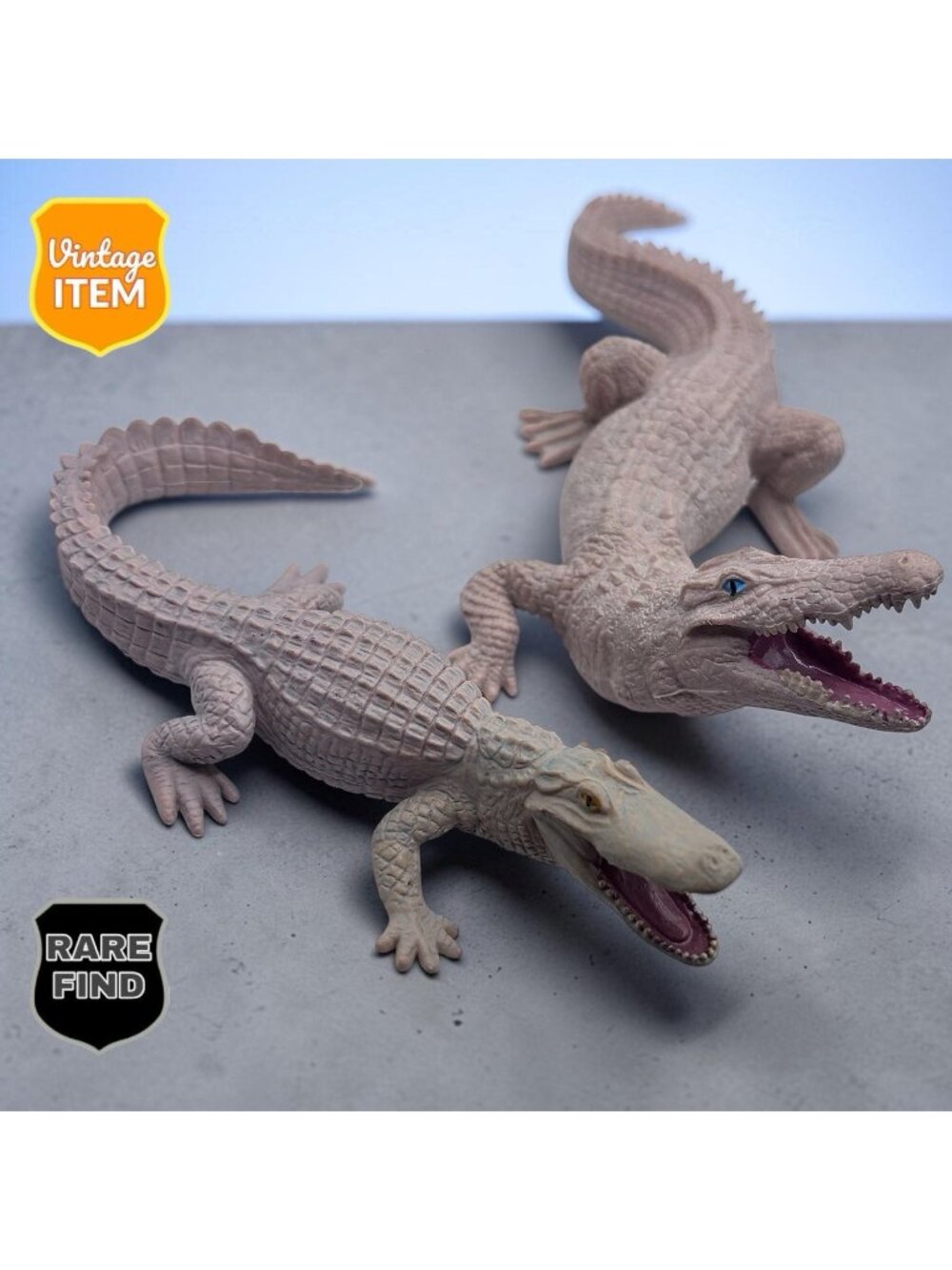 Vintage Unmarked RealisticAlbino Crocodile Alligator  7 & 6 Inch Figurines RARE!